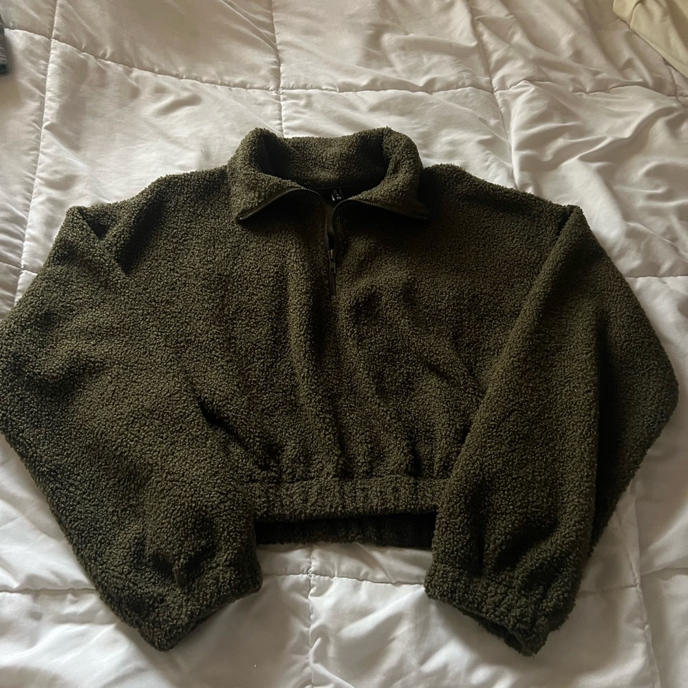 Cropped fuzzy pull over from Zaful nice army green color